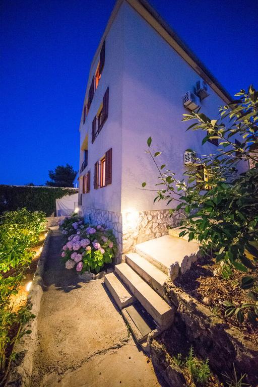 Apartments Pol Murvu Вис Екстериор снимка