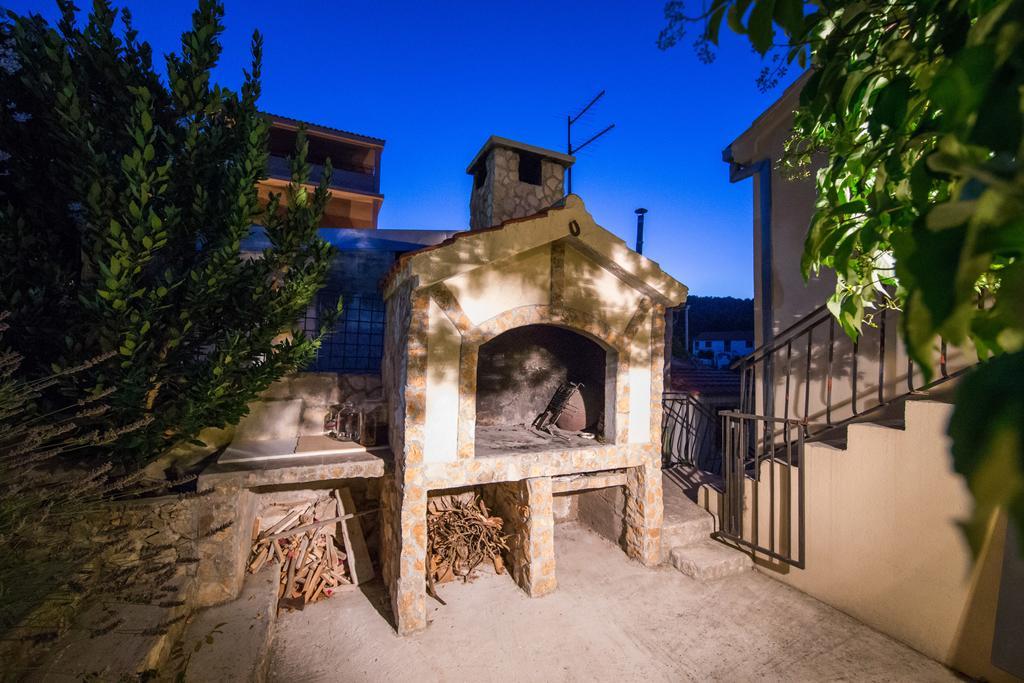 Apartments Pol Murvu Вис Екстериор снимка
