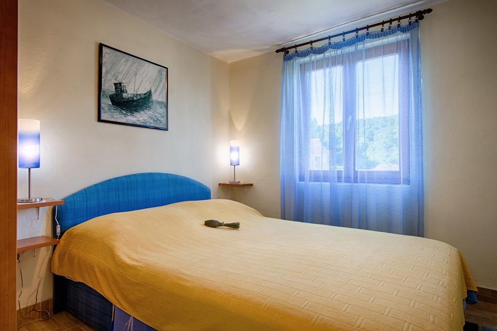 Apartments Pol Murvu Вис Екстериор снимка